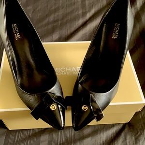 MICHAEL KORS BLACK HIGH HEEL